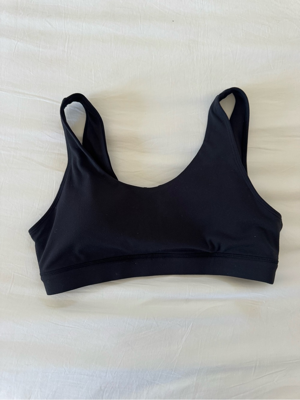 P'tula Black Scoop Sports Bra — Seamless Support